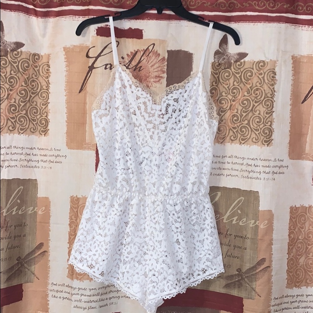Victoria’s Secret Sz Small White Lace Romper VNTG - Picture 1 of 6